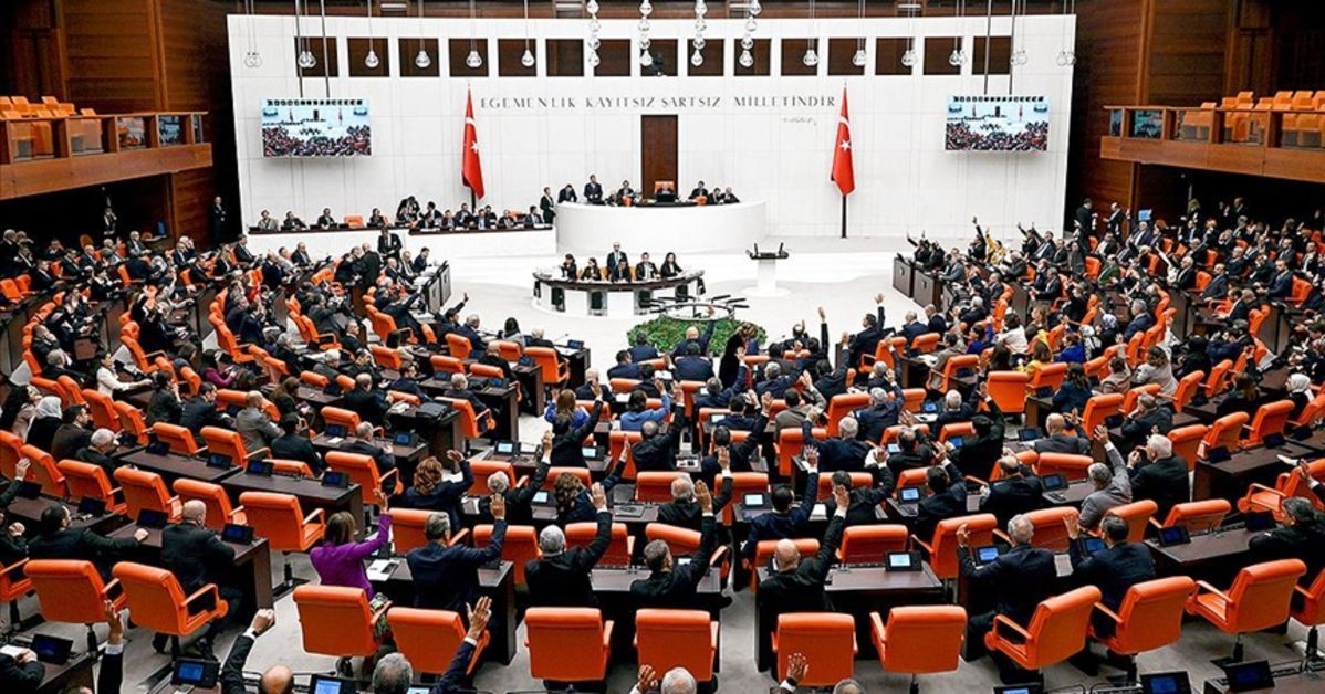 Olağanüstü Hal kapsamında çıkarılan 2 Cumhurbaşkanlığı Kararnamesi daha