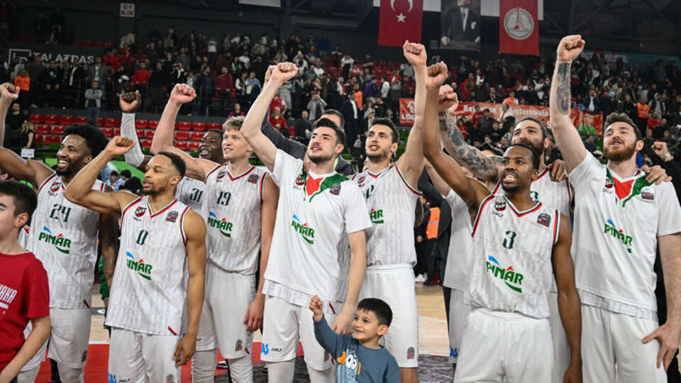 Pınar Karşıyaka, Fenerbahçe Beko'yu devirdi!