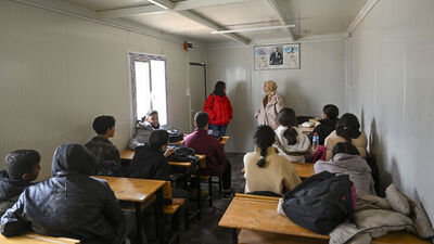 Bakan Özer: 10 ilde 242 bin öğrenci nakledildi