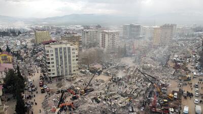 İngiltere'den mühendisler deprem bölgesine gitti
