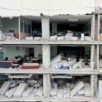 Felaketin içerideki izleri!