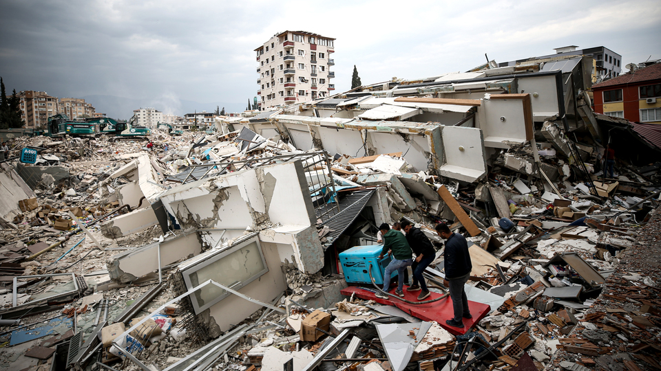 Deprem soruşturmalarında tutuklu sayısı açıklandı!