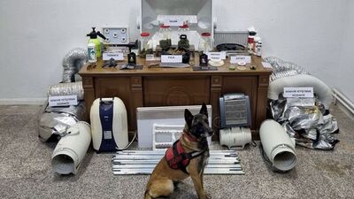 Evini uyuşturucu imalathanesine çevirdi