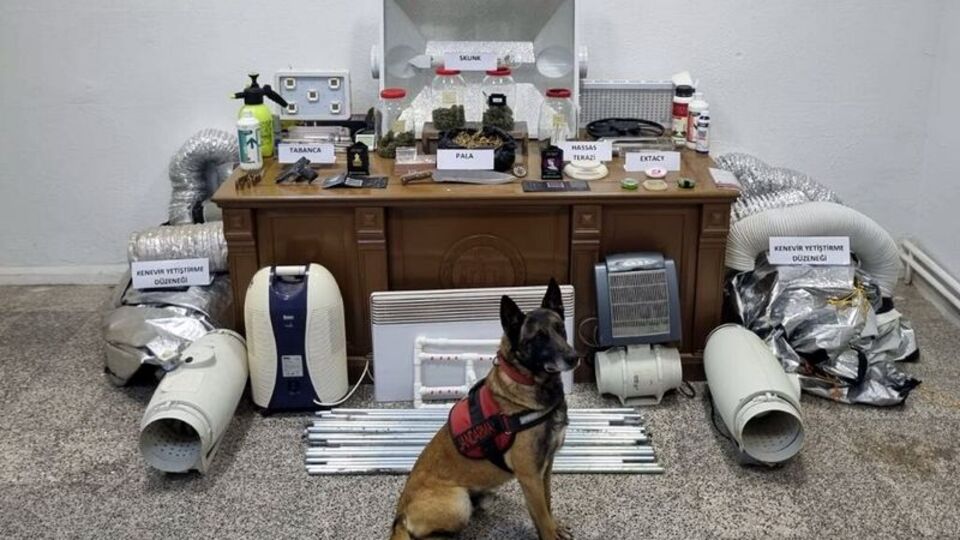 Evini uyuşturucu imalathanesine çevirdi