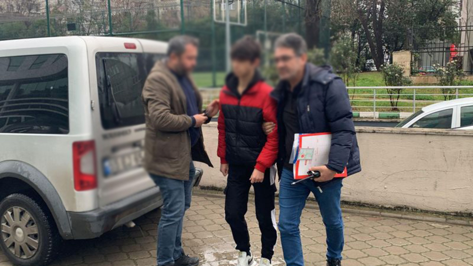 Annesini darp eden abisini öldürmüştü! Beraat kararı