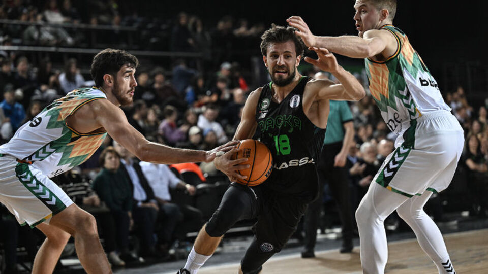 Daçka'dan kritik galibiyet!