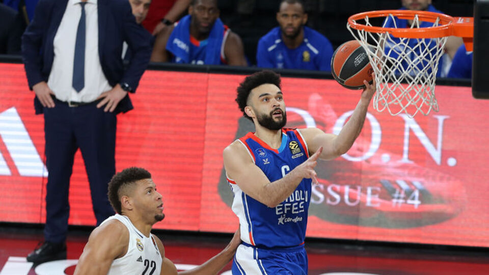 Efes, R.Madrid'i son nefeste devirdi!