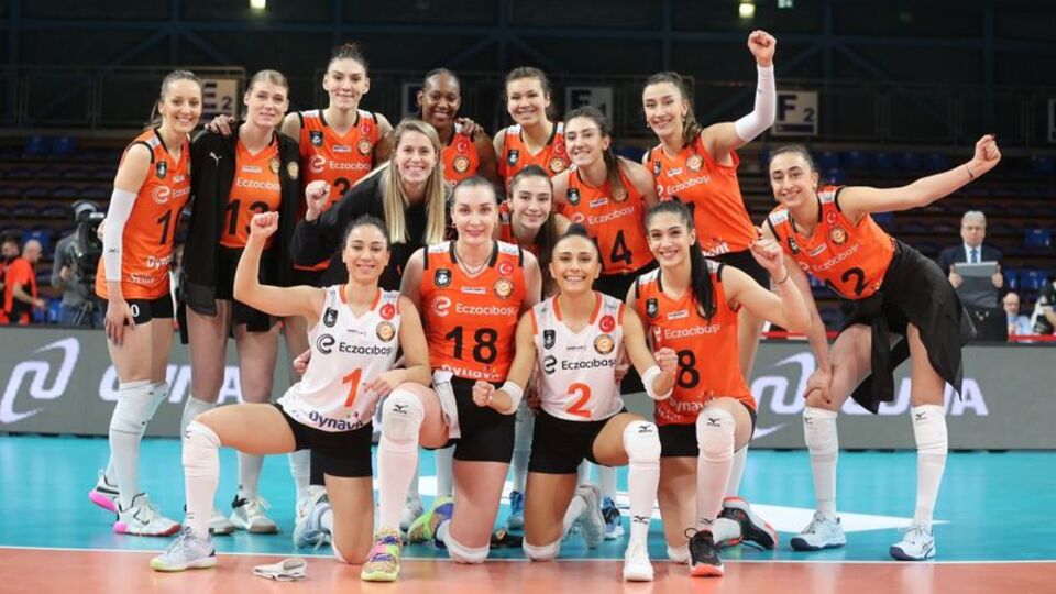 Eczacıbaşı yolu 'yarı'ladı!