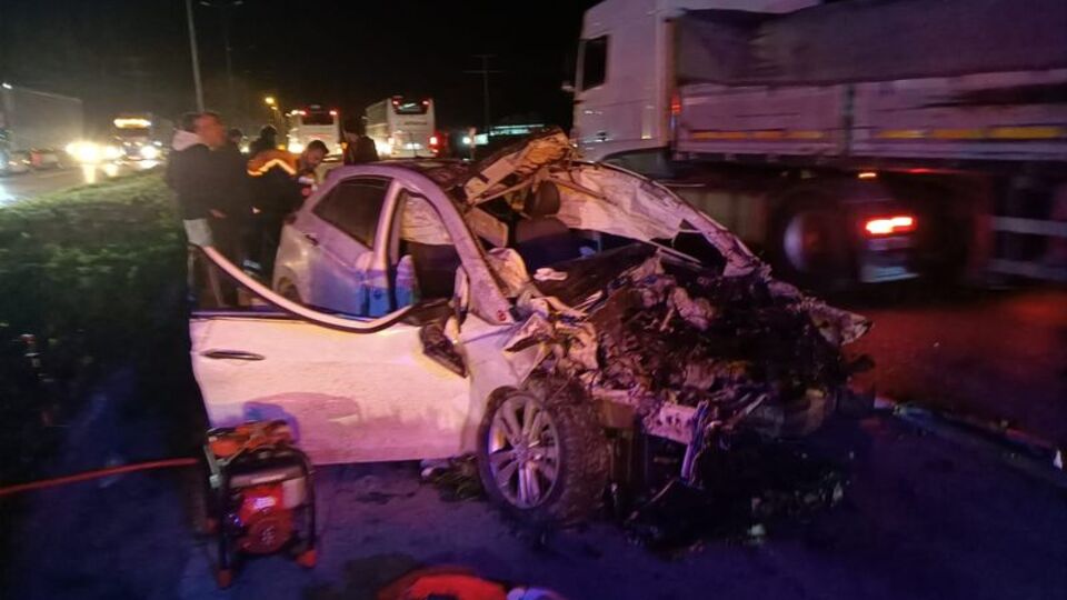Bandırma'da zincirleme kaza: 1 ölü, 2 yaralı