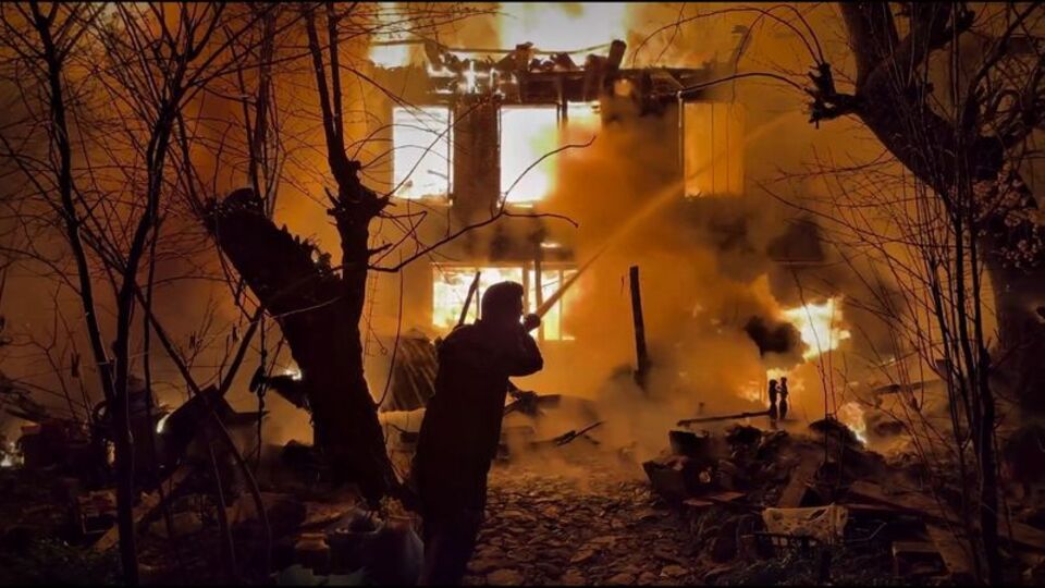 Balıkesir'de yanan ev kullanılamaz hale geldi