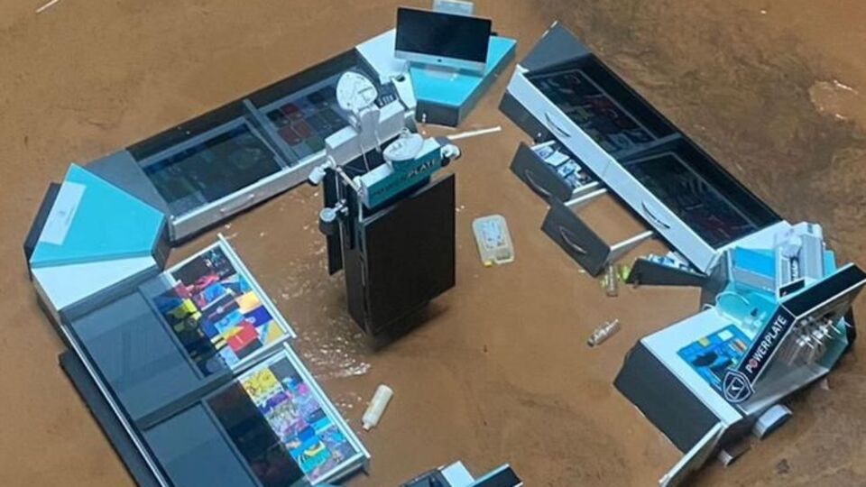 Şanlıurfa'daki AVM sular altında