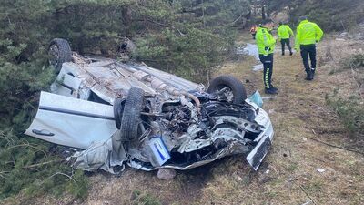 Otomobil takla attı: 1 ölü, 2 yaralı