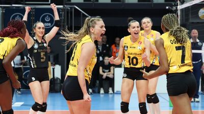 VakıfBank yarı finale göz kırptı!