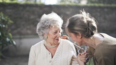 Saçlar yaşlanınca neden beyazlar?