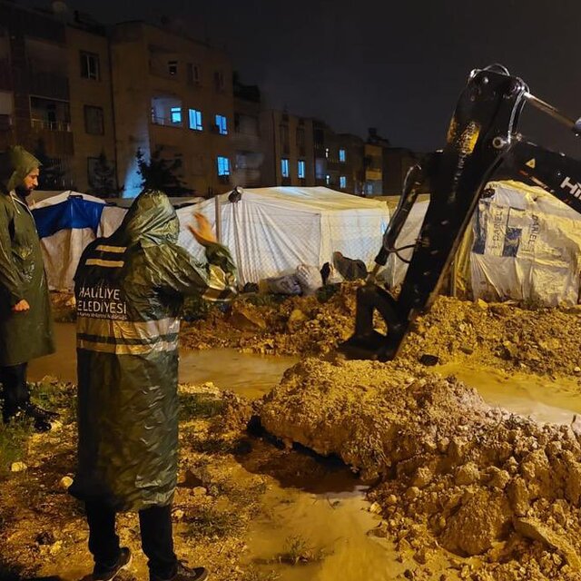 Şanlıurfa'yı sel bastı! Acil servis sular altında, okullar tatil