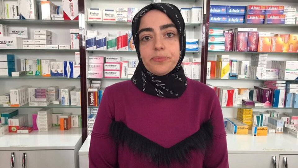 Eczacının yiyecek ve içeceğine şizofreni ilacı koydular! Korkunç plan!