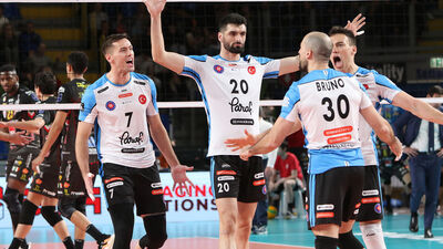 Halkbank 9 yıl aradan sonra yarı finalde!