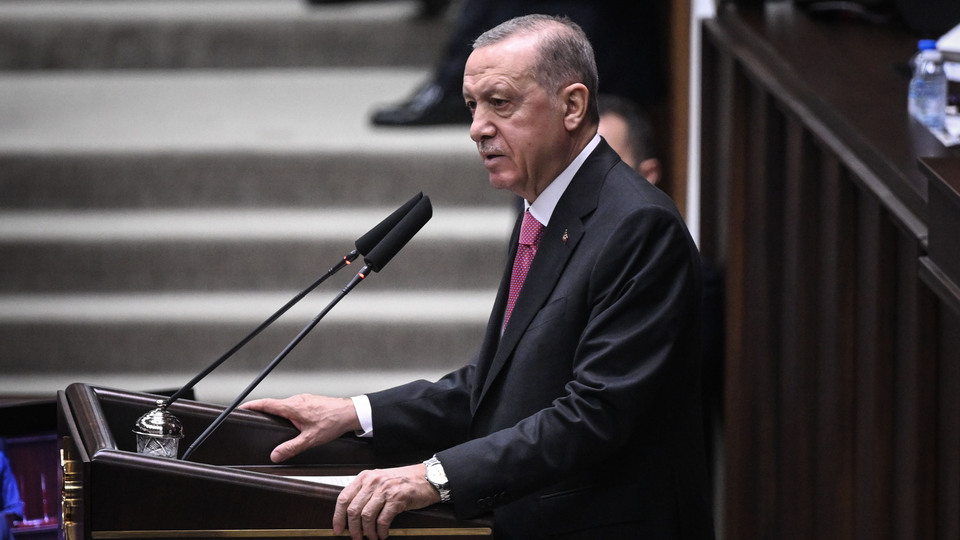 AK Parti, Cumhurbaşkanlığı adaylığı için grup kararı aldı