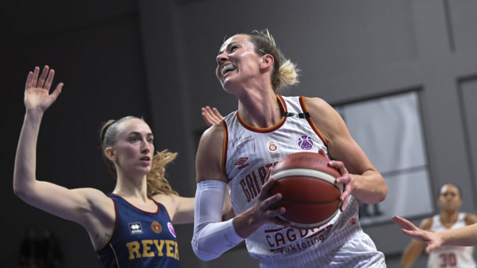 Galatasaray final yolunu yarıladı!