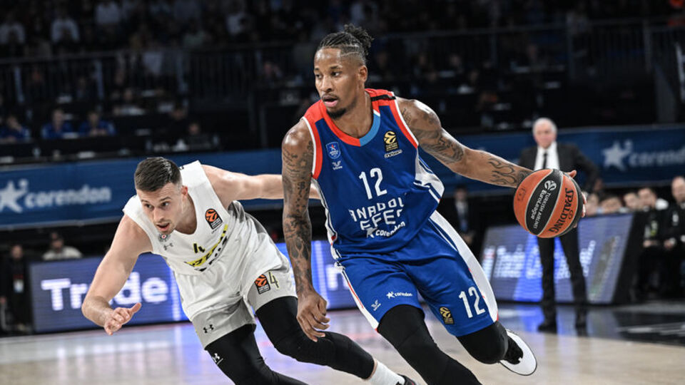 Clyburn'ün 22 sayısı Anadolu Efes'e yetmedi