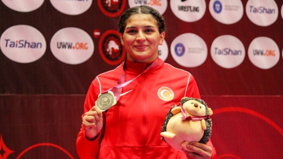 Nesrin Baş altın madalya kazandı