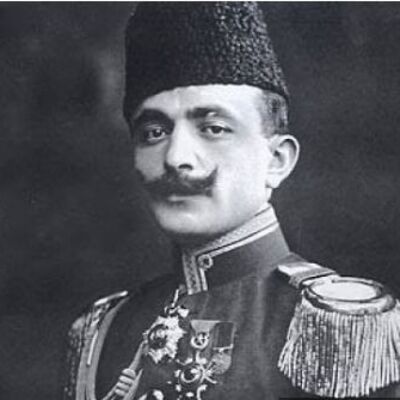 Enver Paşa ve iki uçtaki adaş