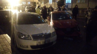 Kalp krizi geçiren sürücü iki otomobile çarpıp öldü