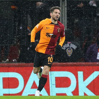 Galatasaray 10'u arıyor!