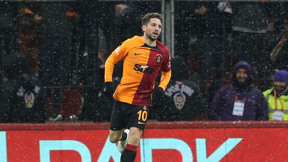 Galatasaray 10'u arıyor!