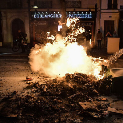Fransa'da binlerce kişi sokağa çıktı: Yüzlerce kişi gözaltında!