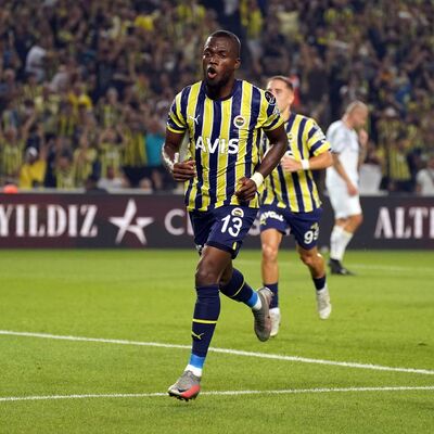 Enner Valencia tarihe geçti!