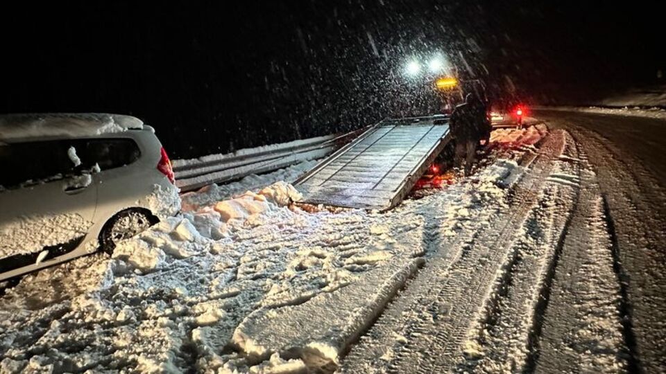 Bayburt-Erzurum kara yolu ulaşıma açıldı