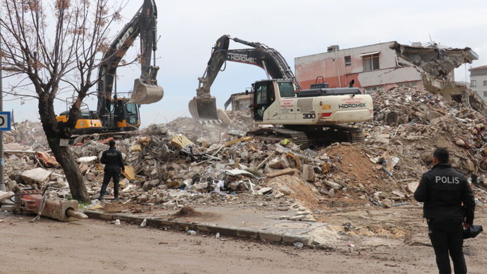 Antakya'da yıkım ve enkaz kaldırma çalışmaları 4 mahallede sürecek