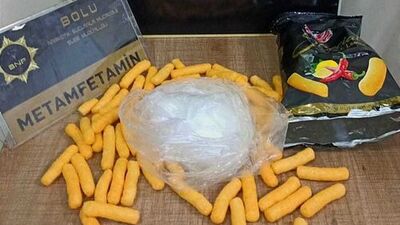 Cips paketine uyuşturucu gizleyen 2 kişi yakalandı