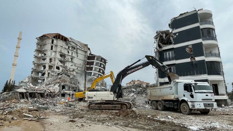 Depremlerdeki toplam can kaybı açıklandı!