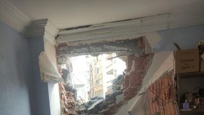 Bir yıkım kazası daha! Odadaki kız, neye uğradığını şaşırdı