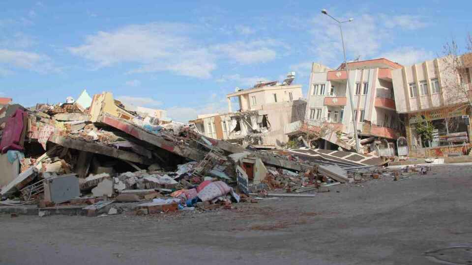 Düzce'de deprem çalıştayı düzenlendi