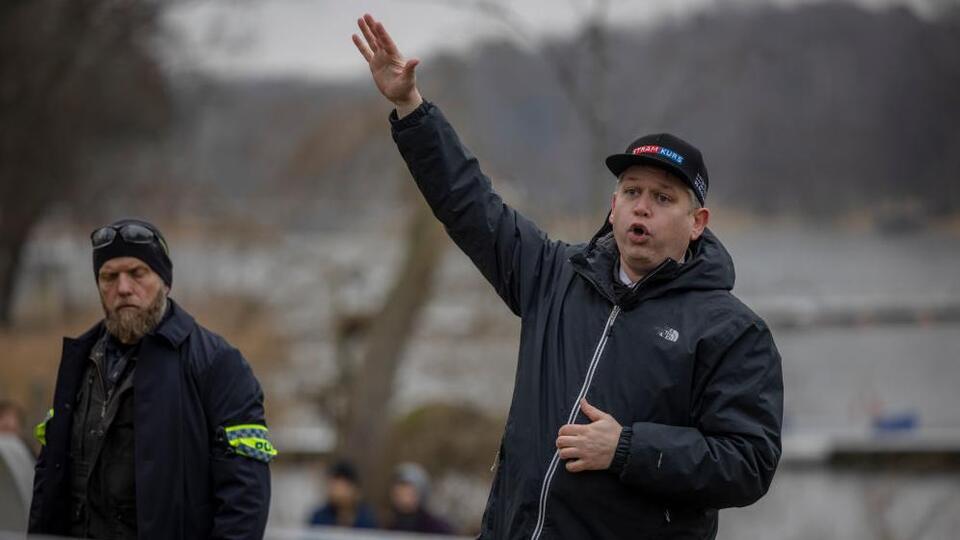 İngiltere'de Kuran yakacağını duyuran aşırı sağcı Paludan'ın Ada'ya girişi yasaklandı