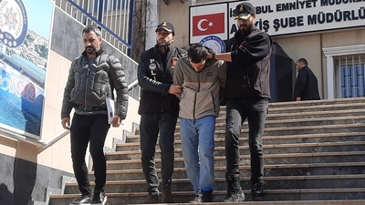 İstanbul'da dehşet! Tartıştığı babasını öldürdü!