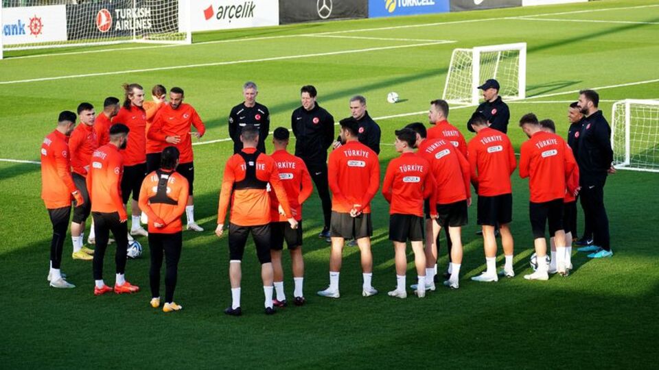 Yıldız futbolcu kadrodan çıkarıldı!