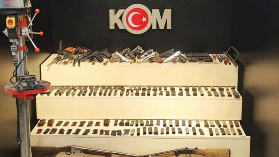 "Silah imalatı ve ticareti" yaptıkları iddiasıyla 2 şüpheli tutuklandı