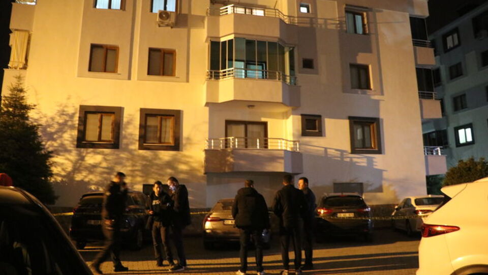 Balkondan düşen kadın hayatını kaybetti