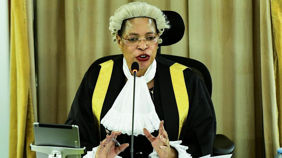 Uganda'da LGBT bireylere hapis öngören yasa meclisten geçti