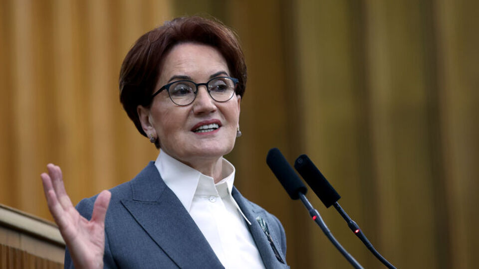 Akşener'den AK Partili Özlem Zengin'e destek