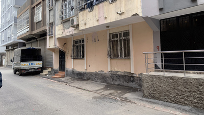 Tartıştığı karısını boğazından bıçaklayıp öldürdü!