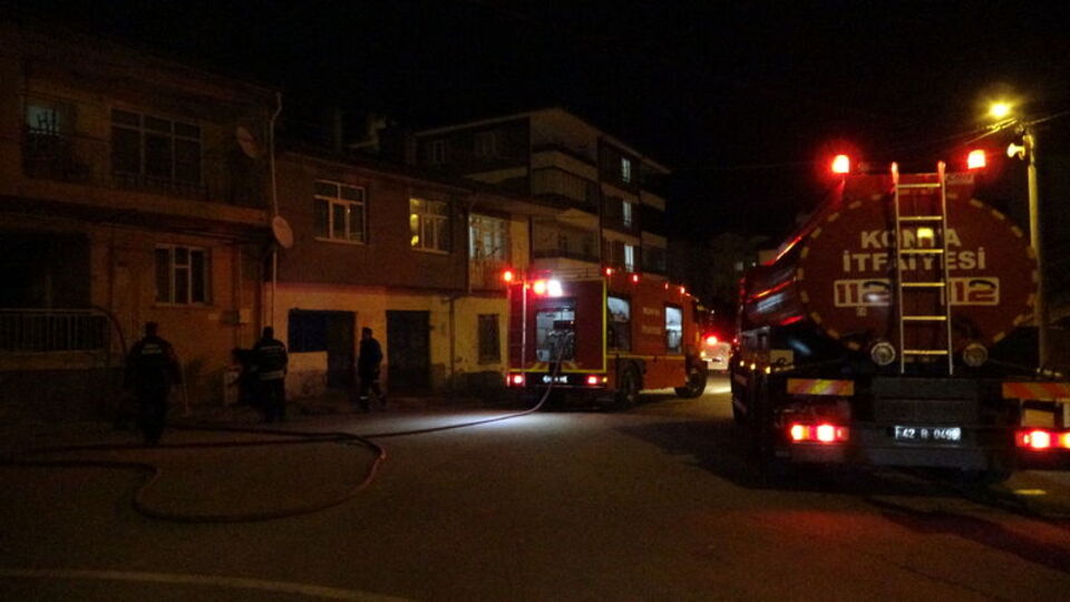 Müstakil ev yangında kullanılamaz hale geldi