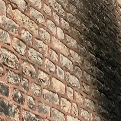 Mangalcılar tarihi surları kararttı!