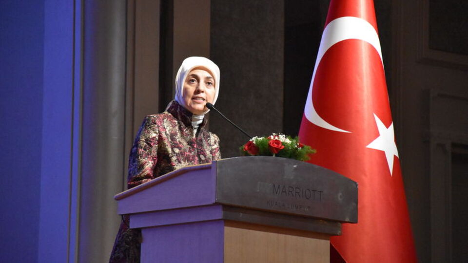 Merve Kavakçı görevden alındı