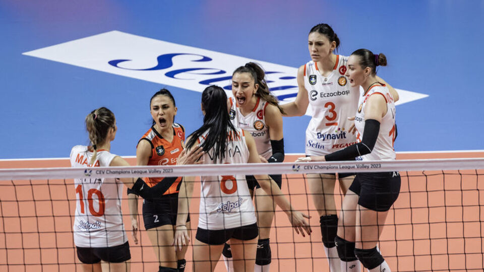 Eczacıbaşı Dynavit yarı finalde!