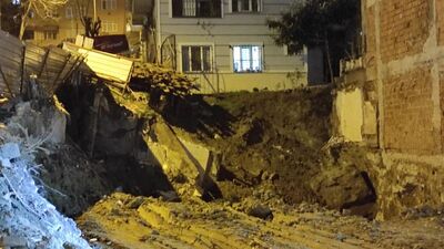 İnşaatın istinat duvarı çöktü! Bir bina boşaltıldı